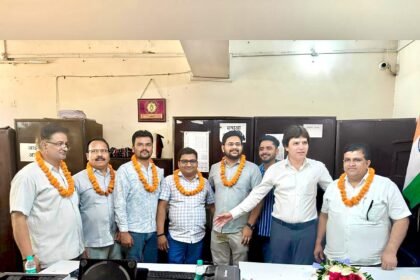 Unopposed election of new executive body of Labour Department Employees Union, Ghaziabad branch — IMAGE CREDIT TO कर्मचारी संघ