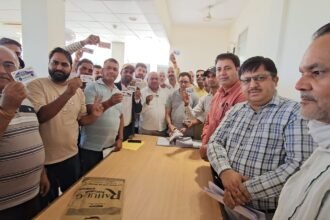 Free FASTags Distributed to Eligible Farmers — IMAGE CREDIT TO रिपोर्टर