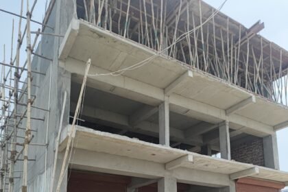 MDDA Takes Major Action in Rishikesh: Three Commercial and Illegal Buildings Being Constructed Without Approved Maps Sealed — IMAGE CREDIT TO प्राधिकरण