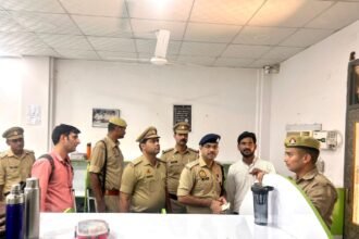 Lucknow Fire Incident: Ghaziabad Police Conduct Fire NOC Campaign Across Various Buildings — IMAGE CREDIT TO पुलिस