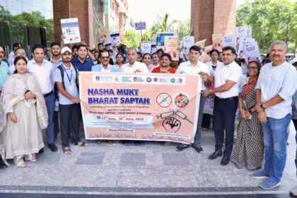 Awareness seminar held at Sharda University under the “Drug-Free India Campaign”; 200 students took out a rally — IMAGE CREDIT TO सूचना विभाग