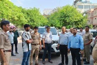 RDC: Illegal extortion exposed in public parking; GDA caught the accused and handed him over to the police — IMAGE CREDIT TO प्राधिकरण