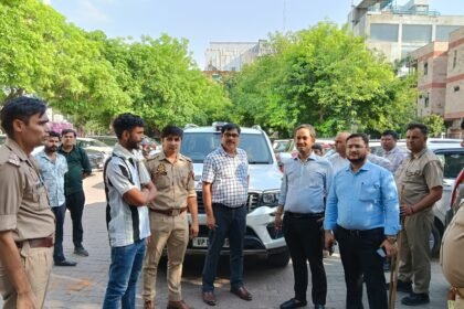 RDC: Illegal extortion exposed in public parking; GDA caught the accused and handed him over to the police — IMAGE CREDIT TO प्राधिकरण