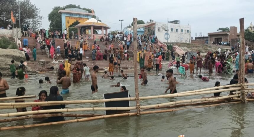Massive rush of faith at Jyeshtha Ganga Dussehra fair; lakhs of devotees took a holy dip in the Ganga — IMAGE CREDIT TO REPORTER