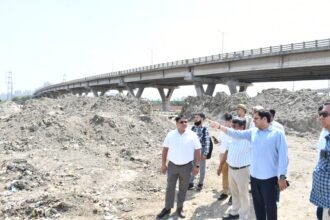 The Municipal Commissioner himself visited the site to review development projects and also inspected the Biodiversity Park — IMAGE CREDIT TO नगर निगम