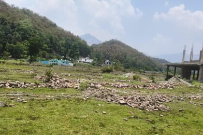 MDDA's Strict Action: Bulldozer Deployed Again Against an Illegal Colony Being Developed on 10 Bighas of Land in Vikasnagar — IMAGE CREDIT TO प्राधिकरण