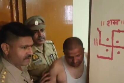 "In Ghaziabad, a man who had been declared dead was found alive; his family had already performed the last rites of an unidentified body." IMAGE CREDIT TO पुलिस