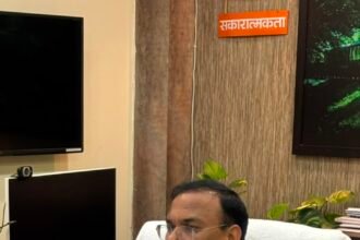 "Review of the PM Awas Yojana in Ghaziabad: 5 projects have been completed, and an ultimatum has been given to complete the pending EWS flats by September 30, 2026." IMAGE CREDIT TO प्राधिकरण