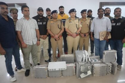 Police Arrest Interstate Gang Involved in Multi-Million Rupee Theft from Mobile Towers IMAGE CREDIT TO पुलिस