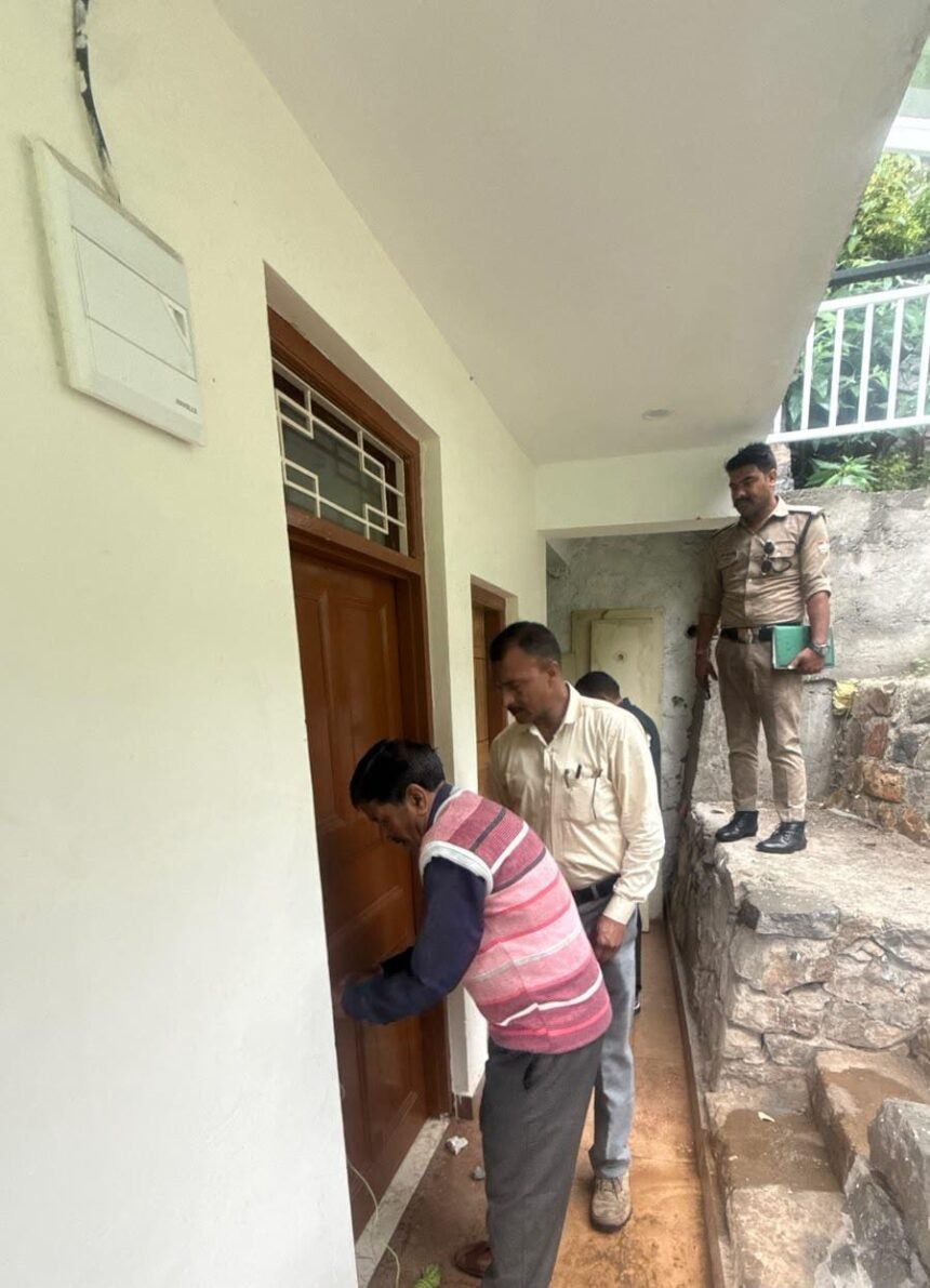 MDDA took strict action against illegal constructions in Mussoorie, sealing two buildings on the Suvakholi and Picture Palace road. IMAGE CREDIT TO AUTHORITY