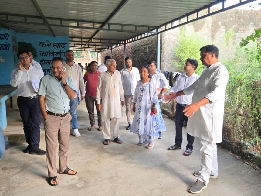 Fugana Gram Panchayat Emerges as a Model of Development, Appreciated by the Deputy Director IMAGE CREDIT TO: रिपोर्टर
