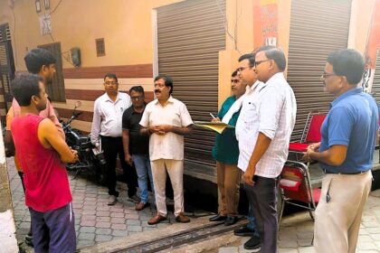 9 Sanitation Workers Found Absent During Surprise Inspection; Instructions Issued for Salary Deduction IMAGE CREDIT TO: नगर पालिका