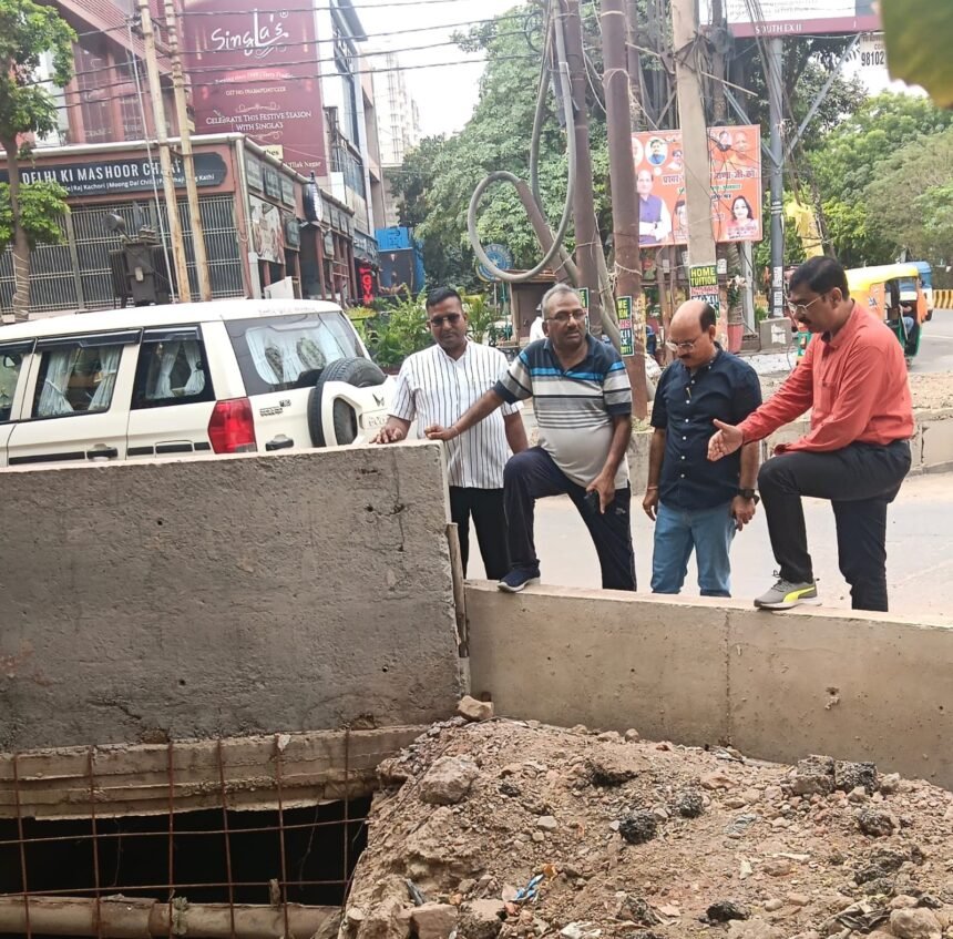 Municipal Commissioner Forms Special Team to Monitor Drain Cleaning IMAGE CREDIT TO: नगर निगम