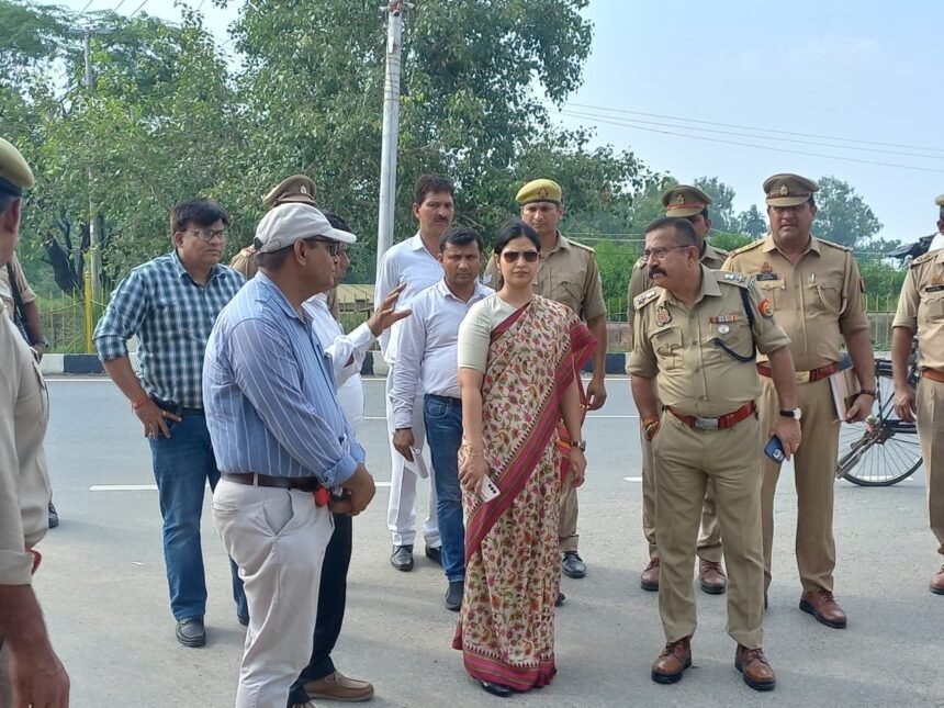 DM and SP Inspect Preparations for the Kanwar Yatra, Direct Officials to Improve Facilities for Devotees at Shiva Temples IMAGE CREDIT TO सूचना विभाग