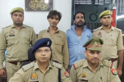 Link Road police arrest two accused involved in factory theft IMAGE CREDIT TO पुलिस