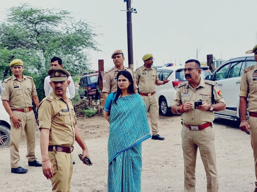The DM and SP reviewed the preparations for the Kanwar Yatra and instructed that all arrangements should be completed on time. IMAGE CREDIT TO INFORMATION DEPARTMENT