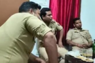 Photo of Liquor Party in Uniform Goes Viral; Two Sub-Inspectors and One Constable from Garhmukteshwar Sent to Police Lines | IMAGE CREDIT TO रिपोर्टर