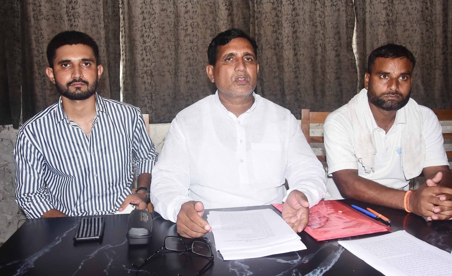 SP Leader Vatan Saini Accuses MP Iqra Hasan of Ignoring Party Workers; MP Denies Allegations | IMAGE CREDIT TO रिपोर्टर