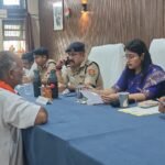 82 Complaints Registered During Sampoorna Samadhan Diwas, 14 Resolved on the Spot; District Magistrate Distributes Nutrition Kits to Pregnant Women IMAGE CREDIT TO सूचना विभाग
