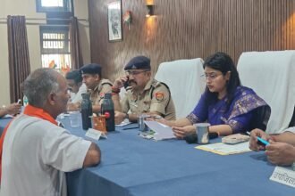 82 Complaints Registered During Sampoorna Samadhan Diwas, 14 Resolved on the Spot; District Magistrate Distributes Nutrition Kits to Pregnant Women IMAGE CREDIT TO सूचना विभाग