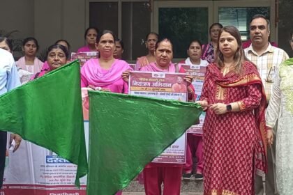 The Special Communicable Disease Control and Dastak Campaign was launched, and an awareness rally was flagged off. IMAGE CREDIT TO सूचना विभाग