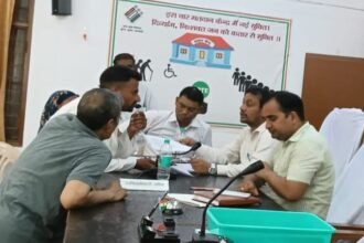 Sampoorna Samadhan Diwas held at Nagina Tehsil; 3 out of 15 complaints were resolved on the spot IMAGE CREDIT TO रिपोर्टर
