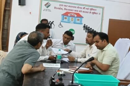 Sampoorna Samadhan Diwas held at Nagina Tehsil; 3 out of 15 complaints were resolved on the spot IMAGE CREDIT TO रिपोर्टर