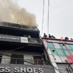 Massive Fire Breaks Out at Wings Shoes Showroom in Ghantaghar; Fire Department Brings Blaze Under Control IMAGE CREDIT TO फायर डिपार्मेंट