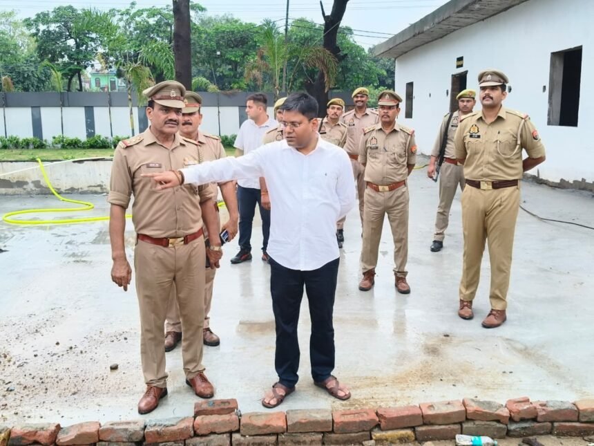 DCP Dhawal Jaiswal Inspects Vijay Nagar Police Station, Reviews Arrangements IMAGE CREDIT TO POLICE