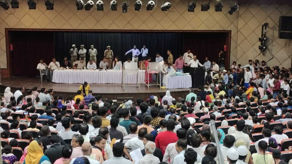 प्रताप विहार ईडब्ल्यूएस लॉटरी संपन्न, 477 परिवारों का 'अपने घर' का सपना साकार 2 WhatsApp Image 2026 06 24 at 7.50.15 PM