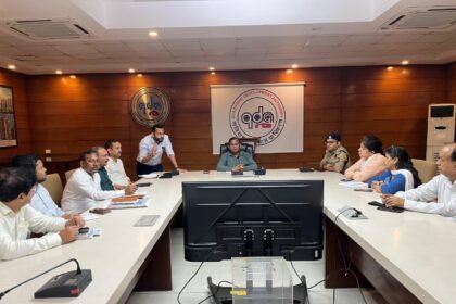 Ghaziabad: Major Relief for Sealed Schools and Coaching Centers; Locks to Be Opened on Condition of Meeting Standards Within 2 Months IMAGE CREDIT TO प्राधिकरण