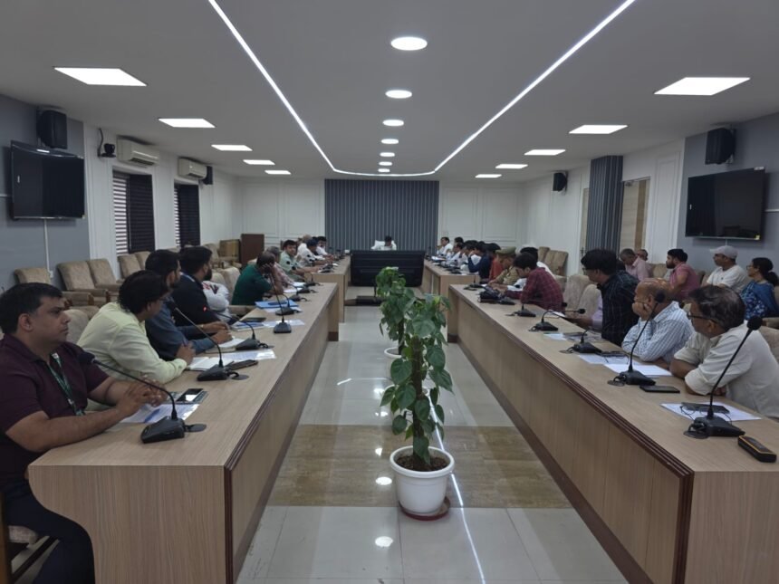 Officials Must Strictly Ensure Compliance with Safety Rules in School Vehicles: Additional District Magistrate (City) IMAGE CREDIT TO: सूचना विभाग