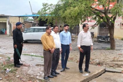 Authority Teams Remained Alert to Tackle Waterlogging Amid Heavy Rainfall; Industrial Areas’ Issues Also Reviewed IMAGE CREDIT TO: प्राधिकरण