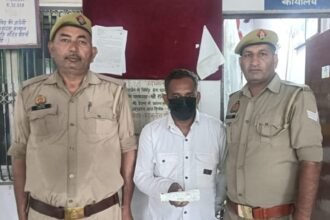 Youth Arrested with Illegal Knife During Checking; Simbhaoli Police Take Action IMAGE CREDIT TO: पुलिस