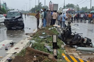 Fatal Road Accident on Nagina-Dhampur Four-Lane Highway; Retired Teacher and Bank Employee Killed After Scorpio Collision IMAGE CREDIT TO रिपोर्टर