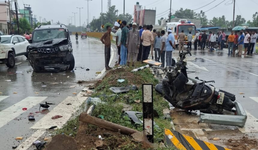 Fatal Road Accident on Nagina-Dhampur Four-Lane Highway; Retired Teacher and Bank Employee Killed After Scorpio Collision IMAGE CREDIT TO रिपोर्टर