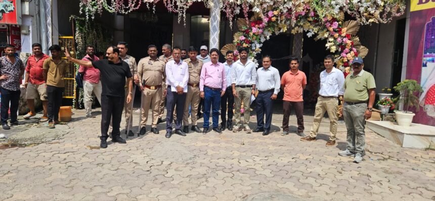 Major Sealing Drive in Vasundhara: Six Commercial Establishments Operating in Residential Areas Sealed; 25 Properties Targeted in the Last 10 Days IMAGE CREDIT TO आवास विकास