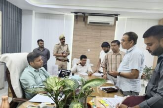 Public Grievance Hearing Held Under the Chairmanship of the District Magistrate; Officials Directed to Resolve Public Complaints IMAGE CREDIT TO सूचना विभाग