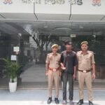 Link Road Police Arrests a Theft Suspect, Recovers Stolen Gold Earring IMAGE CREDIT TO पुलिस