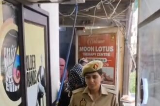 Prostitution Racket Operating Under the Guise of a Therapy Center in Vaishali; Police Conduct Raid | IMAGE CREDIT TO पुलिस