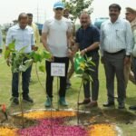 Ghaziabad Development Authority’s Green Mission: Large-Scale Tree Plantation Conducted in Madhuban Bapudham, Target Set to Plant 1.50 Lakh Saplings | IMAGE CREDIT TO प्राधिकरण