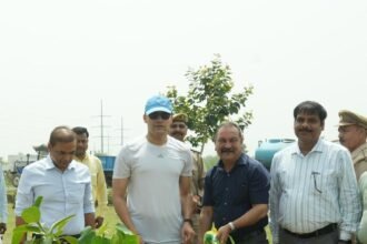 Ghaziabad Development Authority’s Green Mission: Large-Scale Tree Plantation Conducted in Madhuban Bapudham, Target Set to Plant 1.50 Lakh Saplings | IMAGE CREDIT TO प्राधिकरण