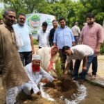 Nagar Panchayat Conducts Tree Plantation Under the "One Tree in Mother's Name" Campaign | IMAGE CREDIT TO रिपोर्टर