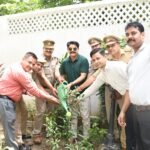 DIG Plants Sapling Under the "One Tree in Mother's Name" Campaign, Delivers Message of Environmental Conservation | IMAGE CREDIT TO पुलिस
