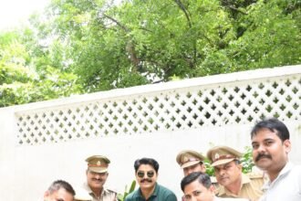 DIG Plants Sapling Under the "One Tree in Mother's Name" Campaign, Delivers Message of Environmental Conservation | IMAGE CREDIT TO पुलिस