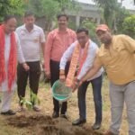 Large-Scale Tree Plantation Held at Public Inter College Under the "One Tree in Mother's Name" Campaign | IMAGE CREDIT TO रिपोर्टर