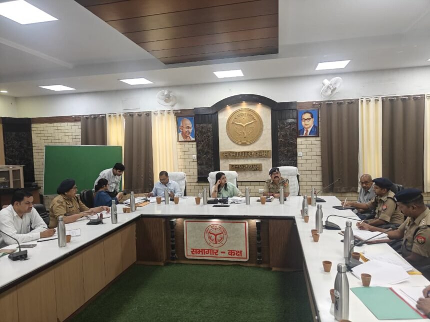 Emphasis on Increasing Convictions in Serious Crimes; District Magistrate and Superintendent of Police Review Prosecution Proceedings IMAGE CREDIT TO सूचना विभाग