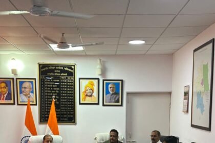 Naya Safar Yojana: Meeting Held at Transport Office, Special Instructions Issued to Vehicle Owners. IMAGE CREDIT TO परिवहन विभाग