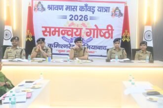 Kanwar Yatra: Additional CP Rajkaran Nayyar Chairs Coordination Meeting on Traffic Arrangements in Ghaziabad IMAGE CREDIT TO पुलिस