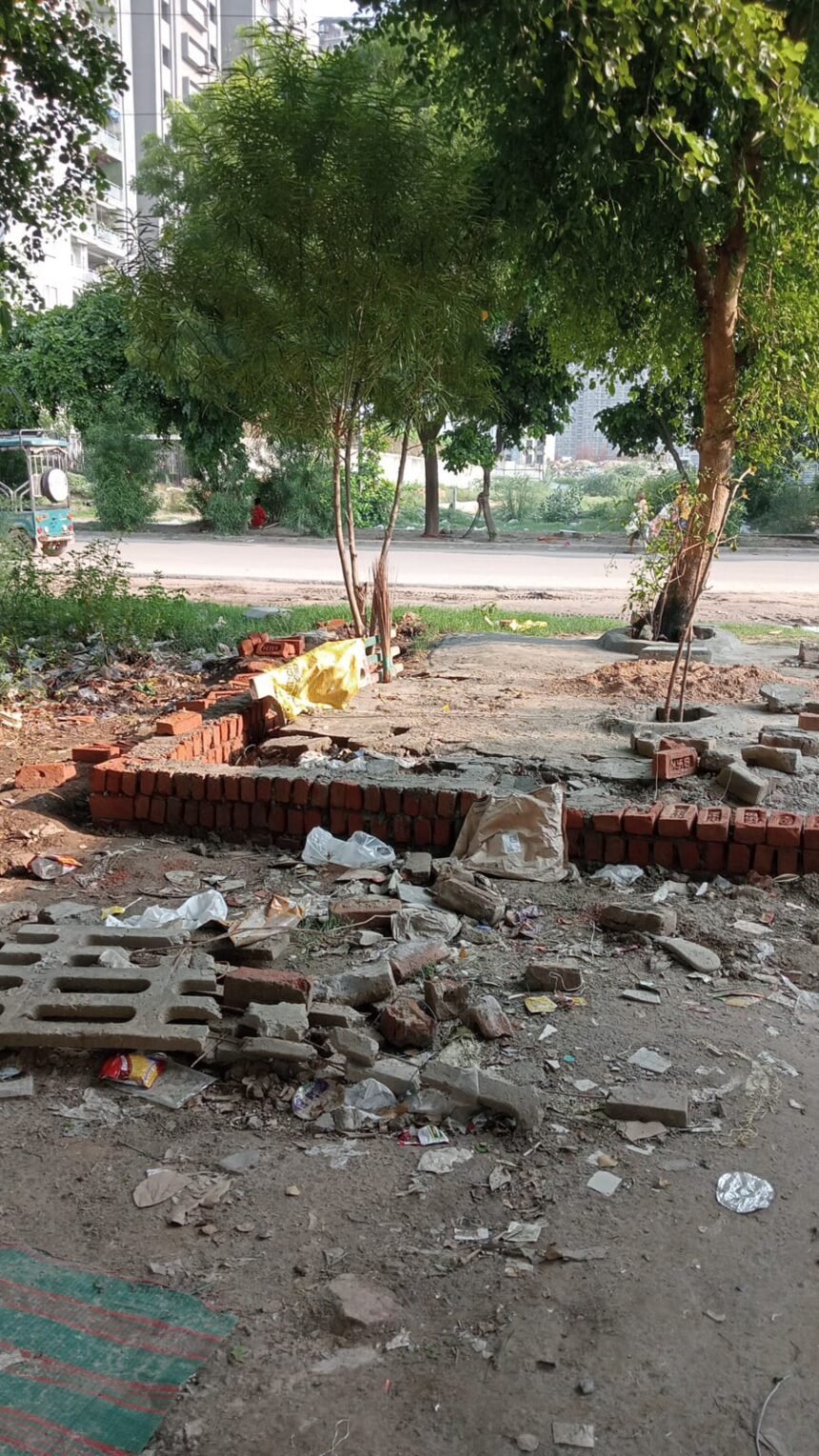 Ghaziabad: Housing and Development Council Takes Major Action, Land Worth ₹3 Crore Freed from Encroachment in Siddharth Vihar Scheme IMAGE CREDIT TO आवास विकास